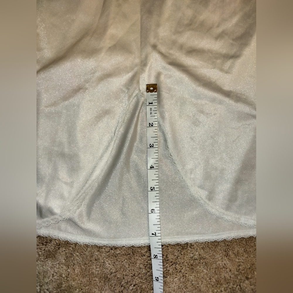 White Slip With Slit - Picture 4 of 5